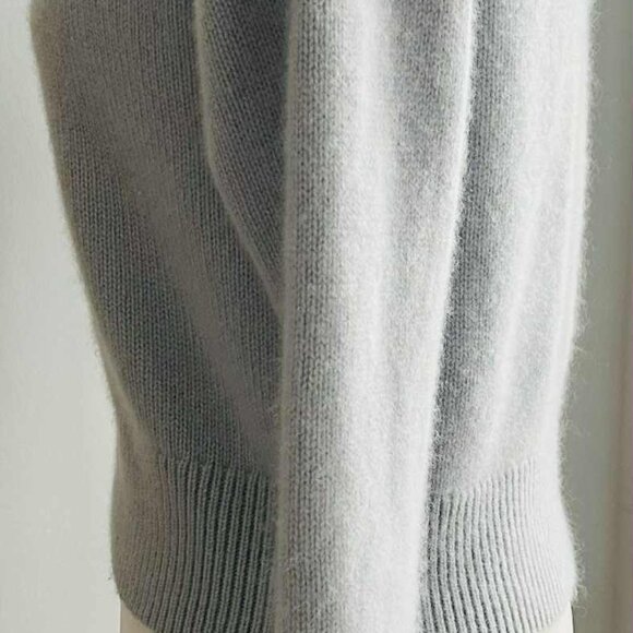 Wilfred Ice Blue Pure Cashmere Crewneck Sweater with Ribbed Hem – US XS - Picture 5 of 10